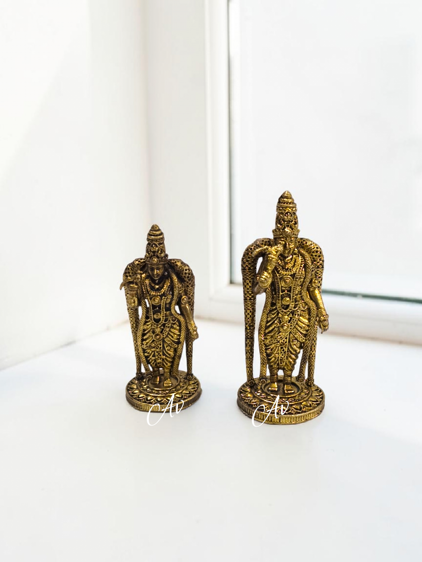 Brass Meenakshi Devi Idol | Handmade Wax Casting | Miniature Goddess Meenakshi Statue for Home Temple & Gifts