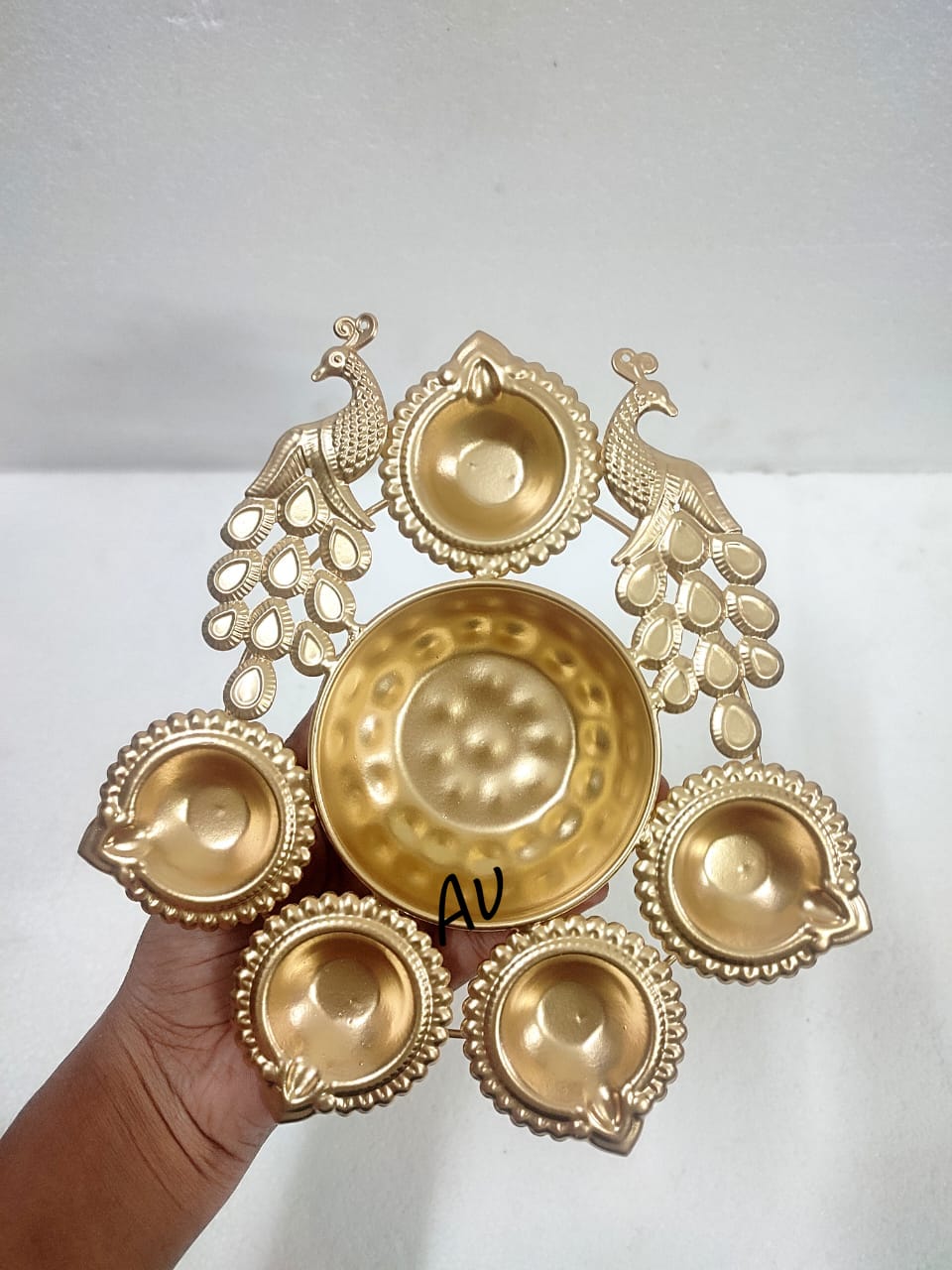 Diwali Gift Kit – 51 Pc Festive Diya & Urli Set For Candle Making