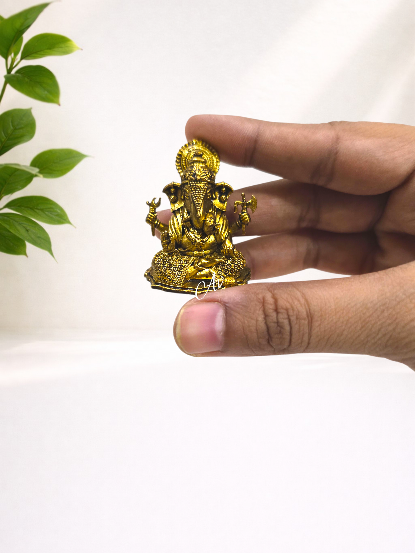 Brass Wax Casting Dagduseth Ganesh Idol – 1.5 Inch | Pure Brass Pooja Idol