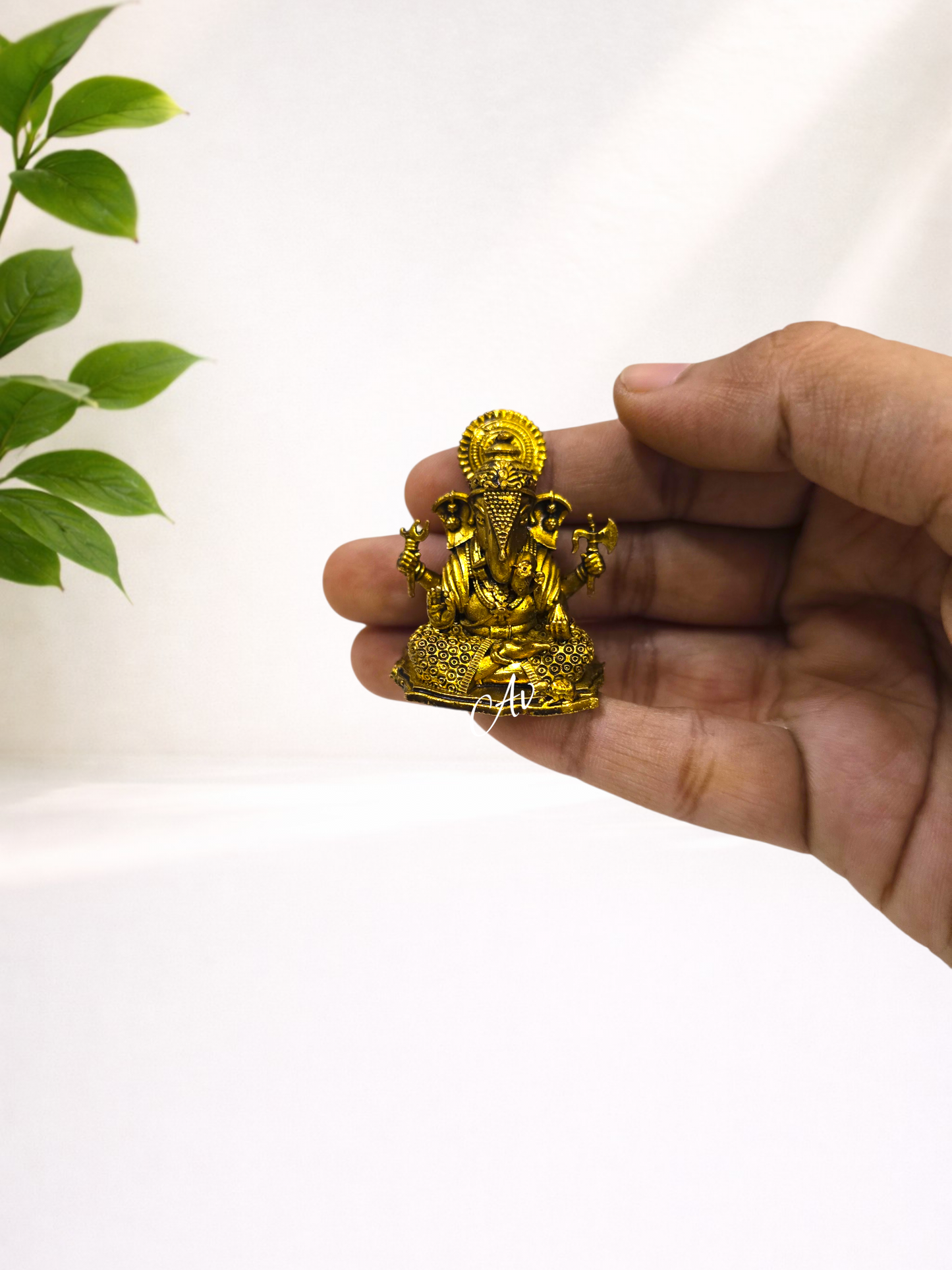 Brass Wax Casting Dagduseth Ganesh Idol – 1.5 Inch | Pure Brass Pooja Idol