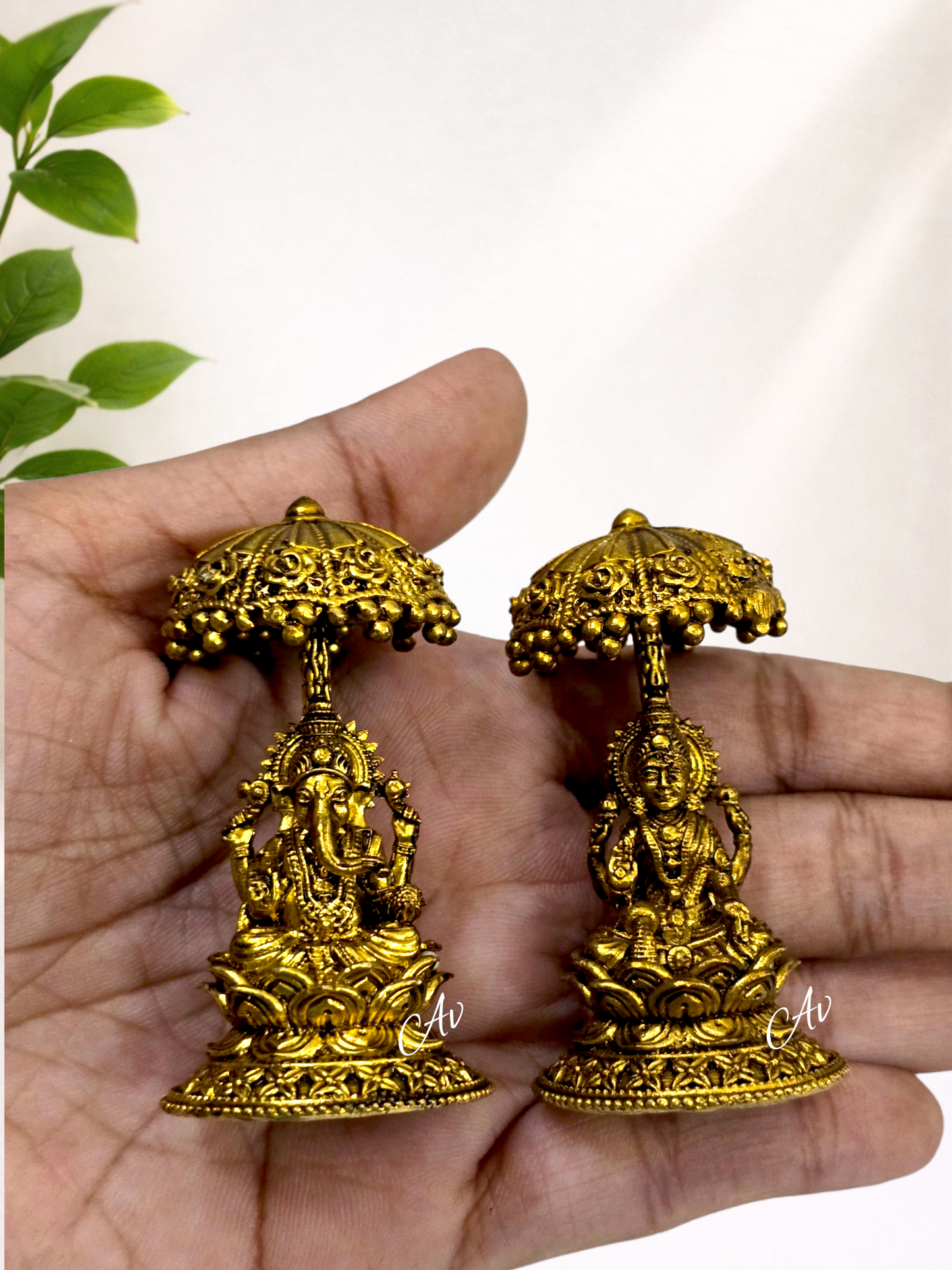 Brass Wax Casting Chatri Lakshmi Ganesh Idol – 2 Inch | Pure Brass Pooja Idol